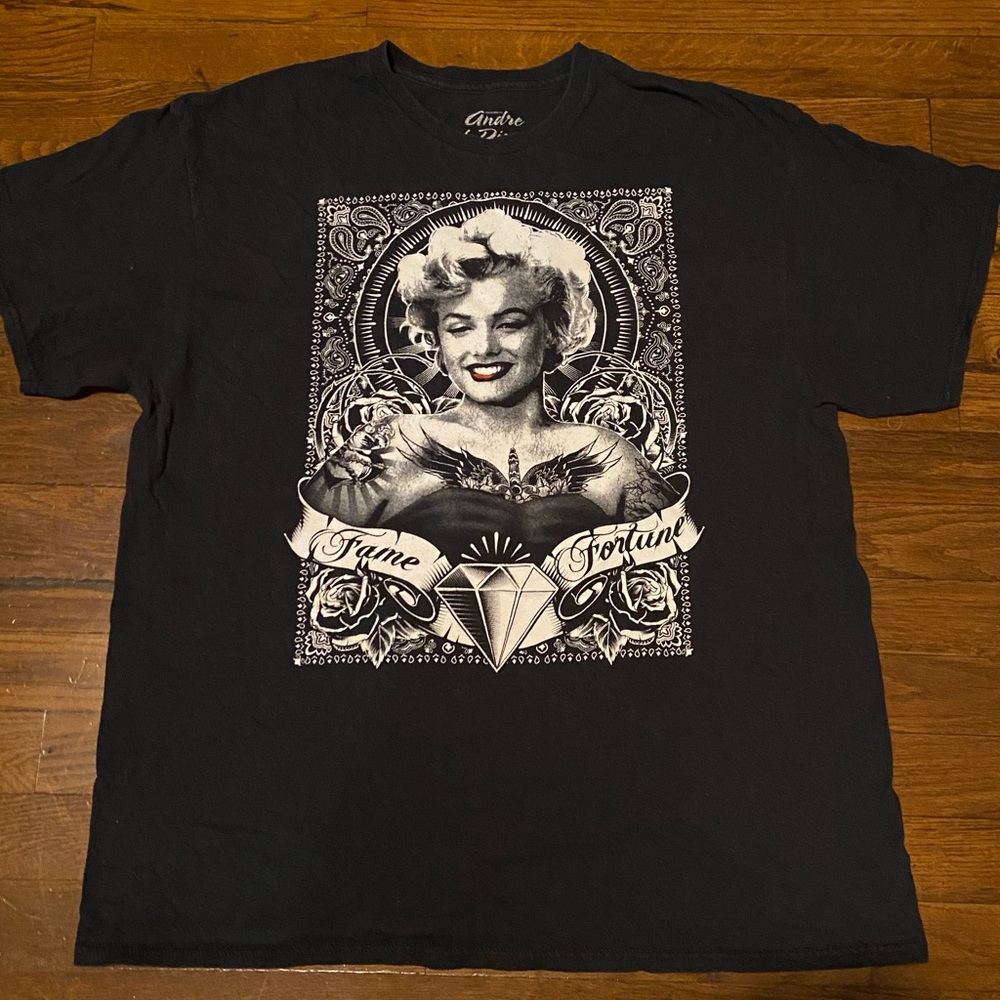 Bada** Marylin Monroe Tee